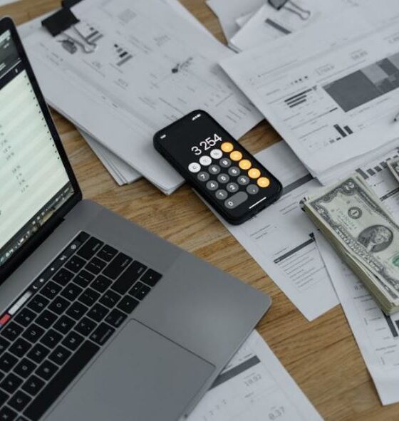 Accounts Receivable Management for Maximum Cash Flow