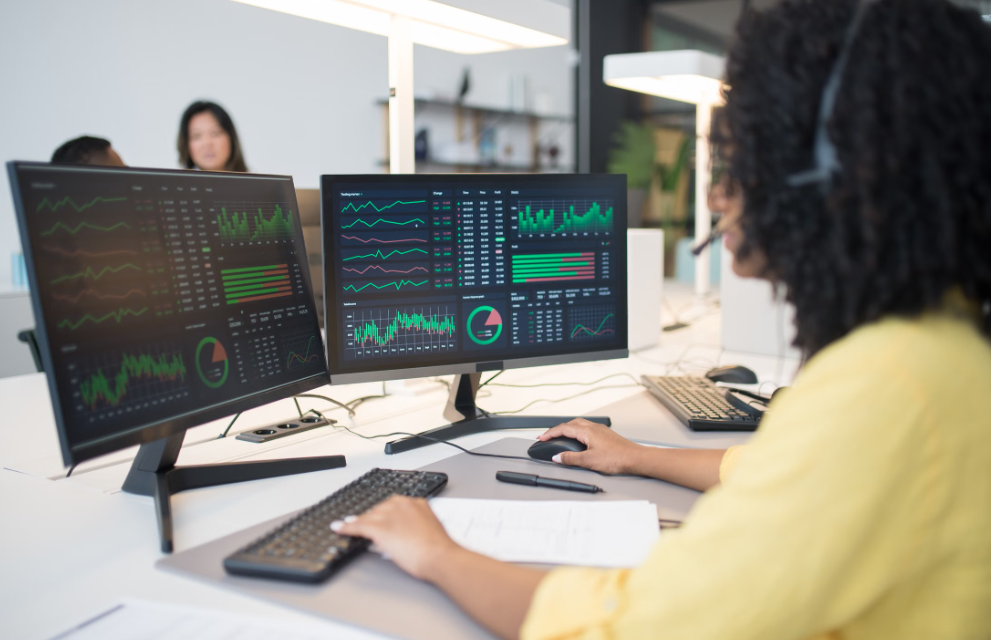 Hardware vs. Software Divergence: Navigating Midyear 2026 Tech Sector Earnings