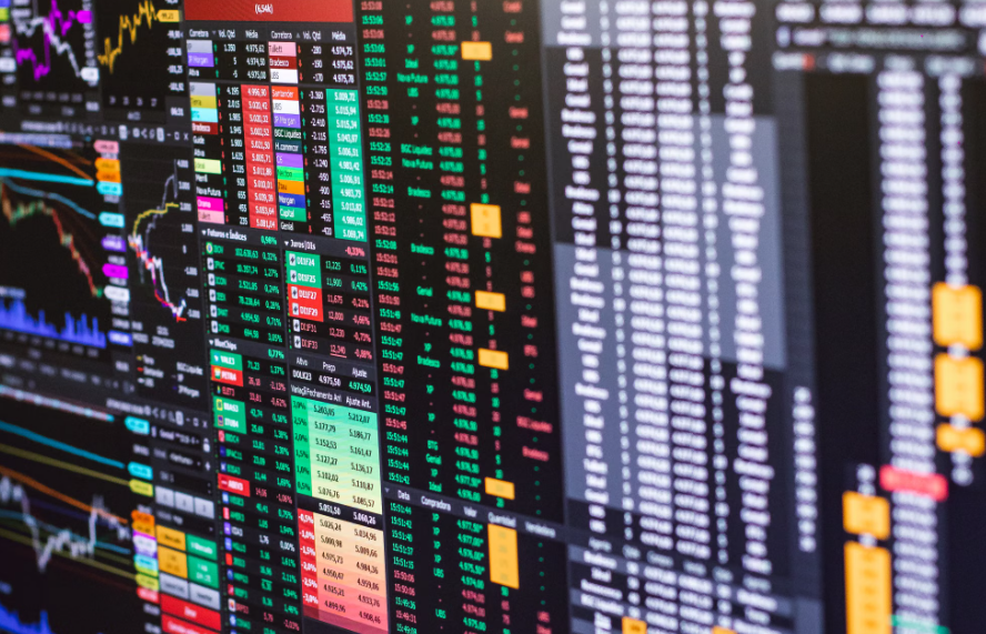 Hardware Rally Diverges From Software Stocks