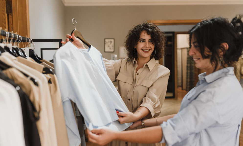 U.S. Consumer Spending Defies High Interest Rates