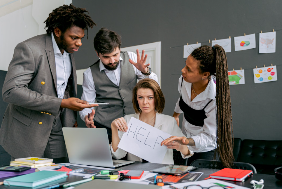 navigating hybrid work culture and crisis management in a modern leadership era